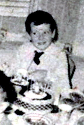 Elvis Costello as a toddler. New_Musical_Express_photo_03 - Copy - Copy.jpg